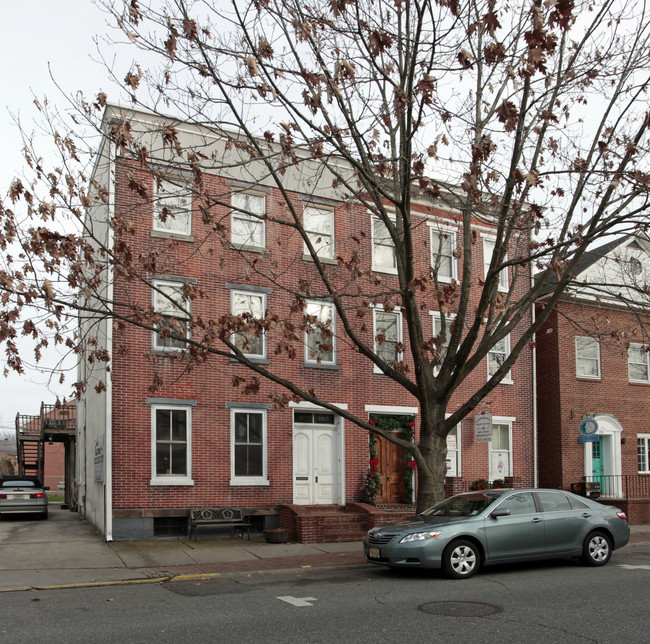 319 Farnsworth Ave in Bordentown, NJ - Building Photo - Building Photo