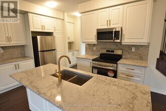 481 Twin Streams Rd in Whitby, ON - Building Photo - Building Photo