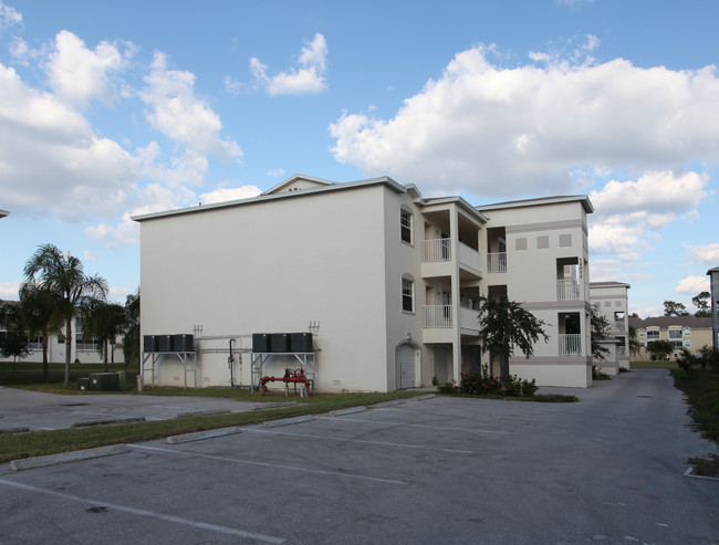 Terraverde Country Club Condominiums in Ft. Myers, FL - Building Photo - Building Photo