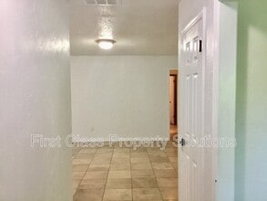 2807 S Estate Dr in El Reno, OK - Building Photo - Building Photo