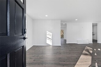 53 Owasco St in Auburn, NY - Foto de edificio - Building Photo