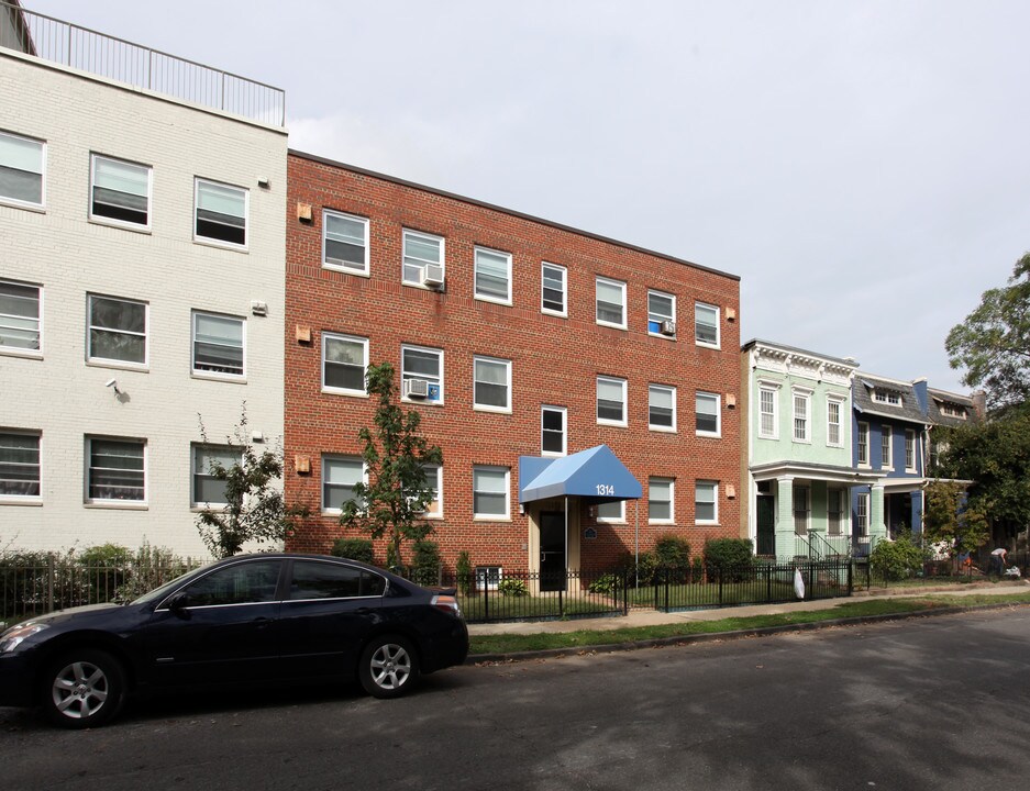 1314 K St SE in Washington, DC - Foto de edificio