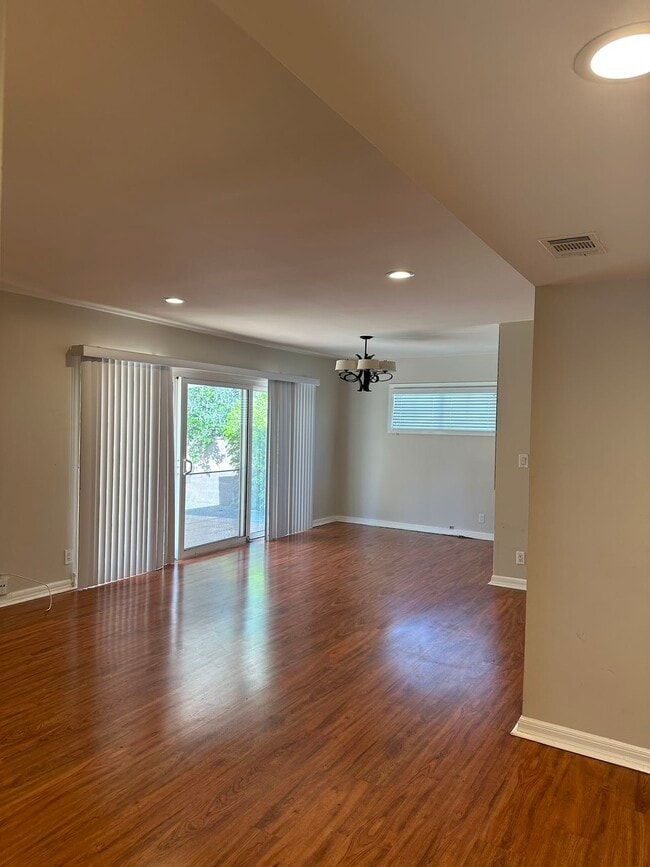 18241 Schoenborn St in Northridge, CA - Building Photo - Building Photo