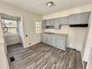 2026 Lee Ct SW in Birmingham, AL - Foto de edificio - Building Photo