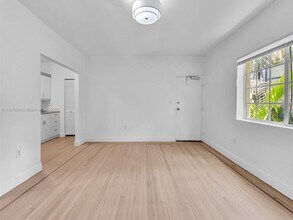 1219 Meridian Ave in Miami Beach, FL - Building Photo - Building Photo