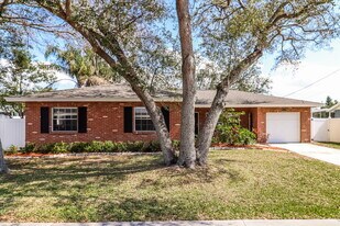 4813 Bay Crest Dr in Tampa, FL - Building Photo