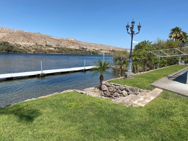 1663 AZ-95, Unit C11 in Bullhead City, AZ - Building Photo - Building Photo