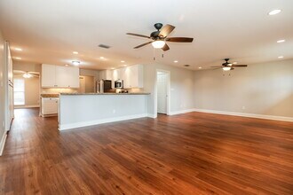 2228 Treehaven Cir in Ft. Myers, FL - Foto de edificio - Building Photo