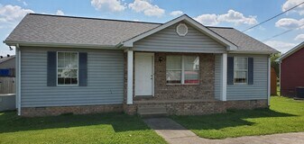 610 N Greenwood Ext in Lebanon, TN - Building Photo