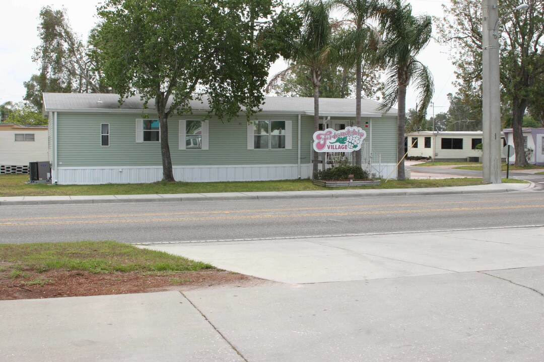 Friendship Village in Sarasota, FL - Building Photo