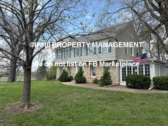 1314 W Red Bridge Rd in Kansas City, MO - Foto de edificio - Building Photo