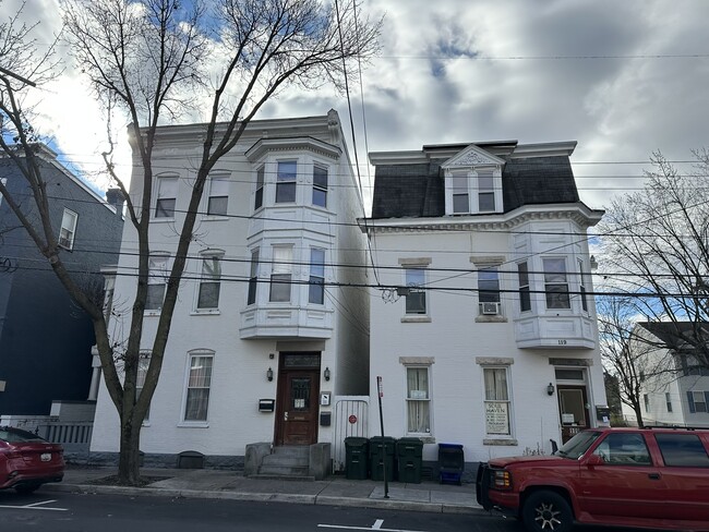 117-121 E Antietam St