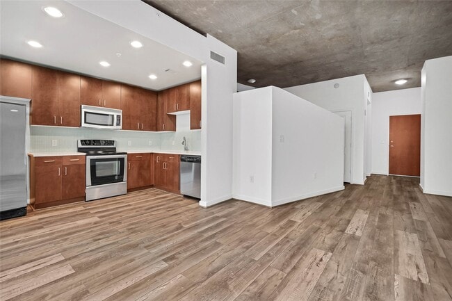 property at 5925 Almeda Rd