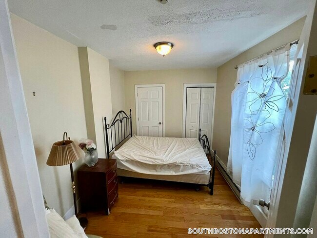 151 Dorchester St in Boston, MA - Building Photo - Building Photo