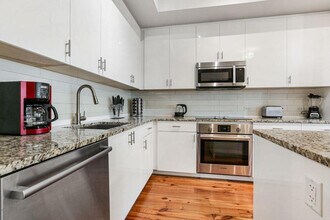 1111 Tulane Ave in New Orleans, LA - Building Photo - Building Photo