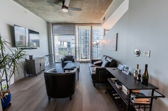 400 W Peachtree St NW in Atlanta, GA - Building Photo - Building Photo