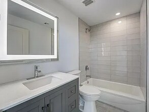 1112 E Berks St, Unit C in Philadelphia, PA - Foto de edificio - Building Photo