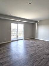 7069 Crosvik Ct, Unit Apt 12 in Peosta, IA - Building Photo - Building Photo