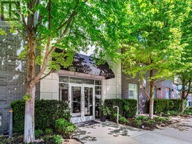 1 Rainsford Rd in Toronto, ON - Building Photo