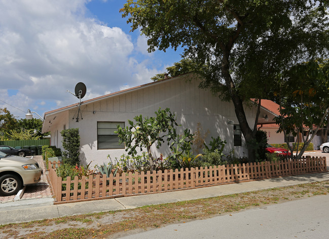 1099 NE 32nd St in Fort Lauderdale, FL - Building Photo - Building Photo