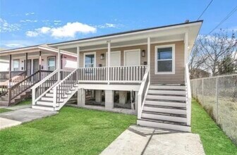 2419 Feliciana St, Unit # A in New Orleans, LA - Foto de edificio - Building Photo