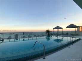 218 SE 14th St in Miami, FL - Building Photo