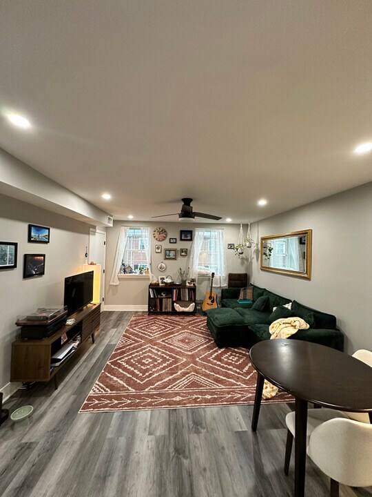 720 Lombard St in Philadelphia, PA - Foto de edificio