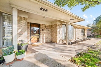 507 Crestview Dr in Grapevine, TX - Building Photo - Building Photo