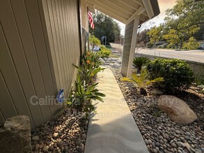 23369 Alamos Ln in Santa Clarita, CA - Building Photo - Building Photo