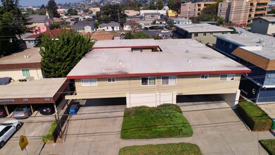 5823 Alameda Ave in Richmond, CA - Building Photo - Building Photo