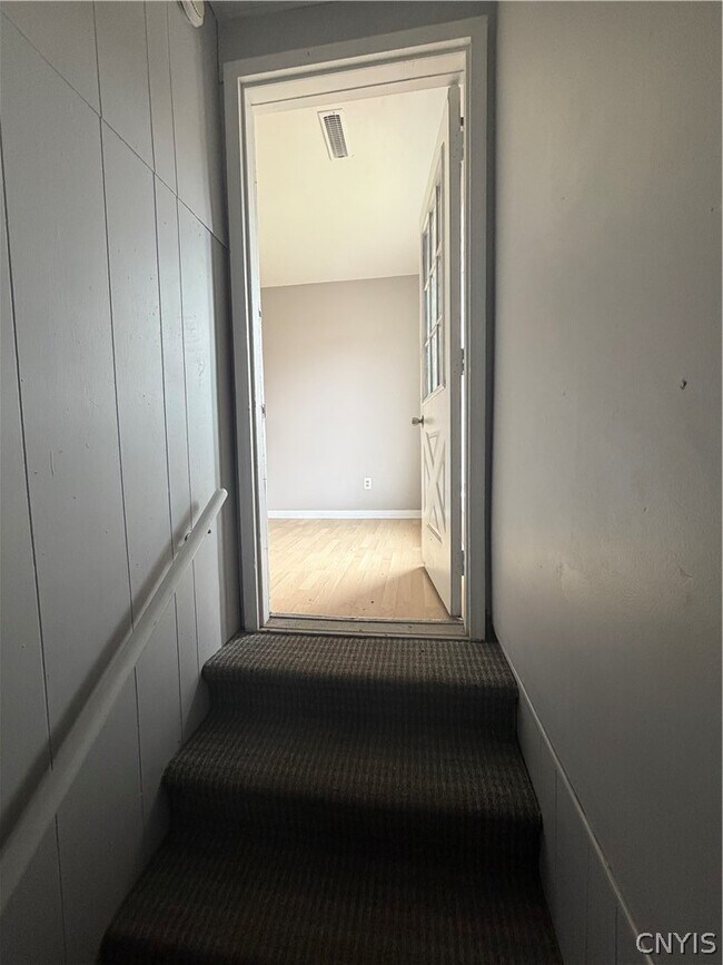 214 Rowland St in Syracuse, NY - Foto de edificio - Building Photo