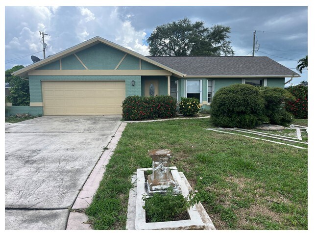 122 SE 41st Terrace in Cape Coral, FL - Building Photo - Building Photo