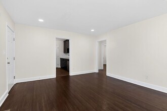 3441 Commonwealth Ave in Charlotte, NC - Building Photo - Building Photo