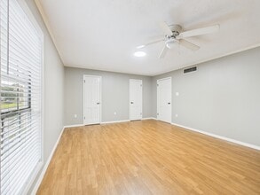 107 Guillot Rd, Unit Guillott in Youngsville, LA - Building Photo - Building Photo