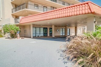 17580 Gulf Blvd in Redington Shores, FL - Foto de edificio - Building Photo