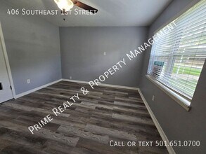 406 SE 1st St in Bryant, AR - Foto de edificio - Building Photo