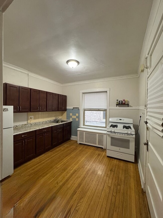 7667 N Sheridan Rd, Unit 3C