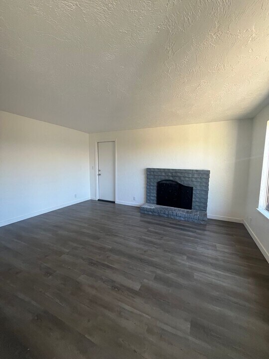 646 W Quinalt St in Springfield, OR - Building Photo