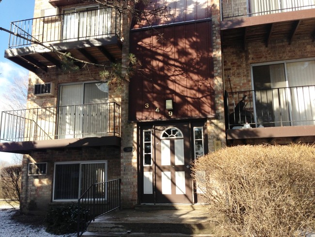 Oak Terrace in Mount Prospect, IL - Foto de edificio - Building Photo