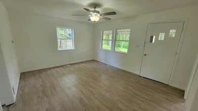 2841 Pomatan Ave in Akron, OH - Foto de edificio - Building Photo