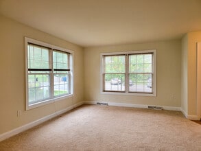28 Bradford Dr in Leola, PA - Building Photo - Building Photo