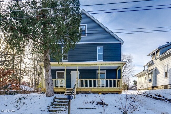 155 W Walnut St in Wadsworth, OH - Building Photo - Building Photo