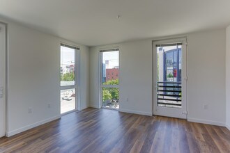Zella Apartments in Seattle, WA - Foto de edificio - Interior Photo