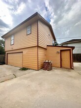 11130 Hanning Ln in Houston, TX - Building Photo - Building Photo
