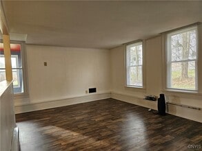 25 Elm St in Tully, NY - Building Photo - Building Photo