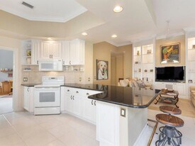 8292 Dominica Pl in West Palm Beach, FL - Building Photo