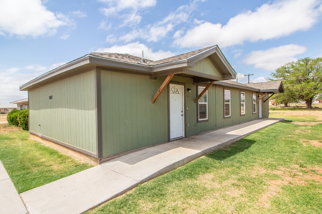 2807 E 2nd St in Lubbock, TX - Building Photo