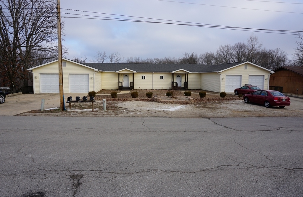 1101 Hospital Rd in Waynesville, MO - Building Photo