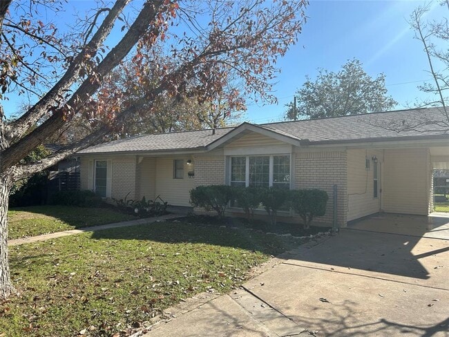 property at 5301 Ravensdale Ln