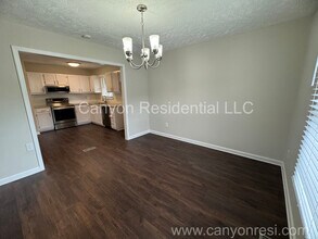 6615 Burgenfield Dr in Fayetteville, NC - Building Photo - Building Photo